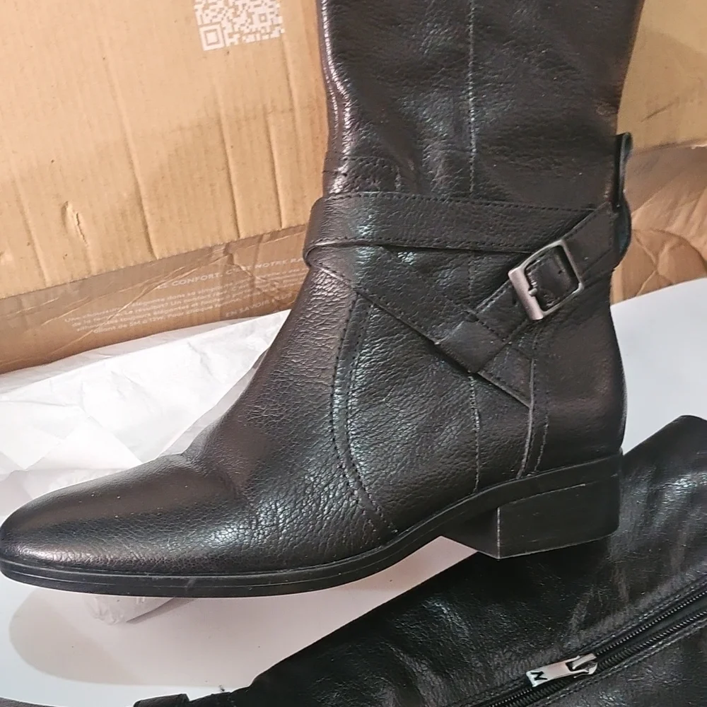 Rena Womens Slip on Zip up Knee-High Boots. Used Once